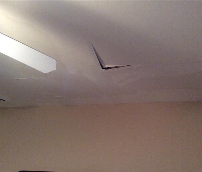 crack, split drywall in ceiling